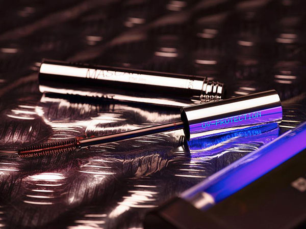Application of High-Resolution Inkjet Coder at the bottom of cosmetic packaging bottles