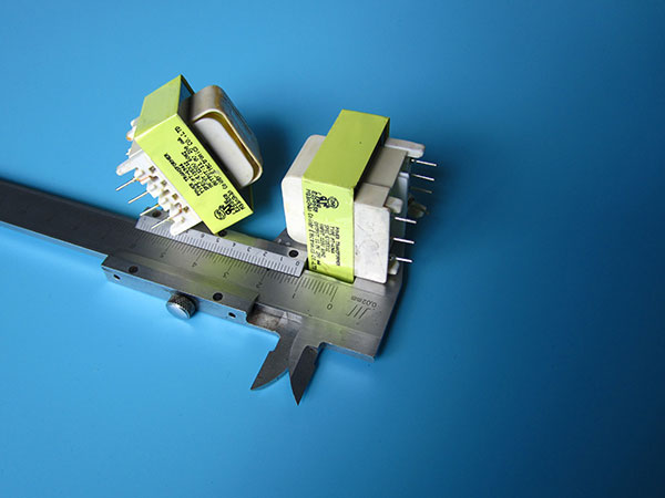 Micro character code inkjet printer applied in the electronics industry