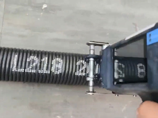 Handheld inkjet printers applied in the cable industry
